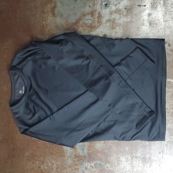 All in motion, men's black long sleeve fitted performance T-Shirt in size medium - Picture 2 of 6